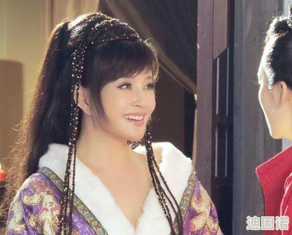 精东苏小小一起的女演员是谁演的？她在剧中展现了怎样的表演风格与角色魅力？