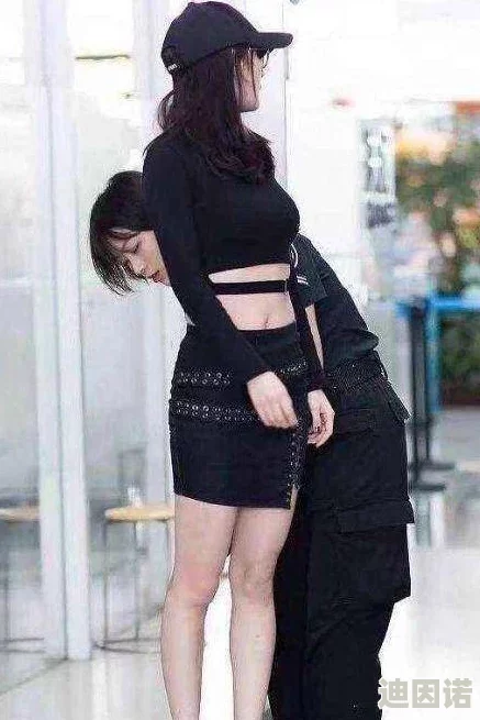 911网红明星黑料：最新曝光的丑闻与争议引发网友热议，背后真相令人震惊！